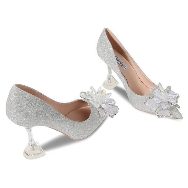 Charmant Silber Brautschuhe 2020 Pailletten Kristall Strass Schleife 9 cm Stilettos Spitzschuh Hochzeit Pumps