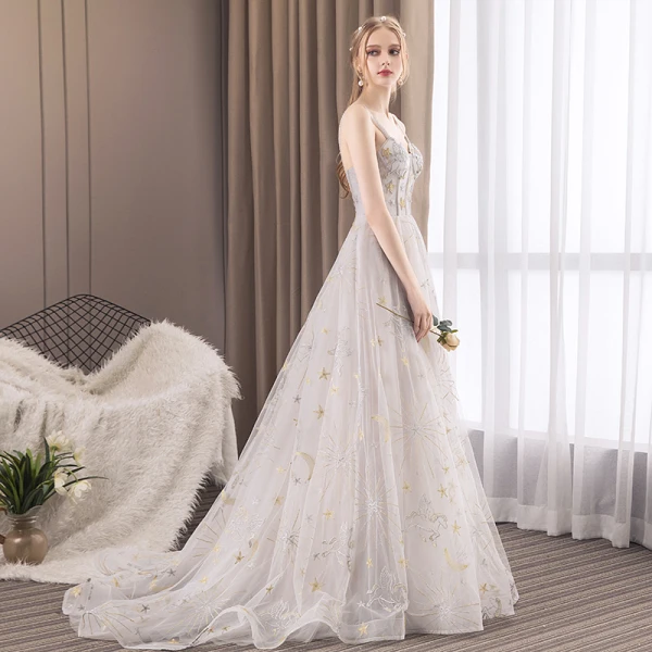 Élégant Gris Robe De Soirée 2018 Princesse En Dentelle Étoile Perlage Bretelles Spaghetti Dos Nu Sans Manches Train De Balayage Robe De Ceremonie