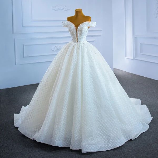 Luxury / Gorgeous Ivory Wedding Dresses 2021 Ball Gown Off-The-Shoulder Beading Pearl Rhinestone Sequins Short Sleeve Backless Chapel Train Wedding