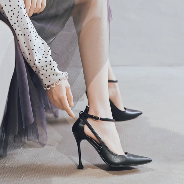 Schlicht Schwarz Cocktail Sandalen Damen 2020 Knöchelriemen 10 cm Stilettos Spitzschuh Sandaletten