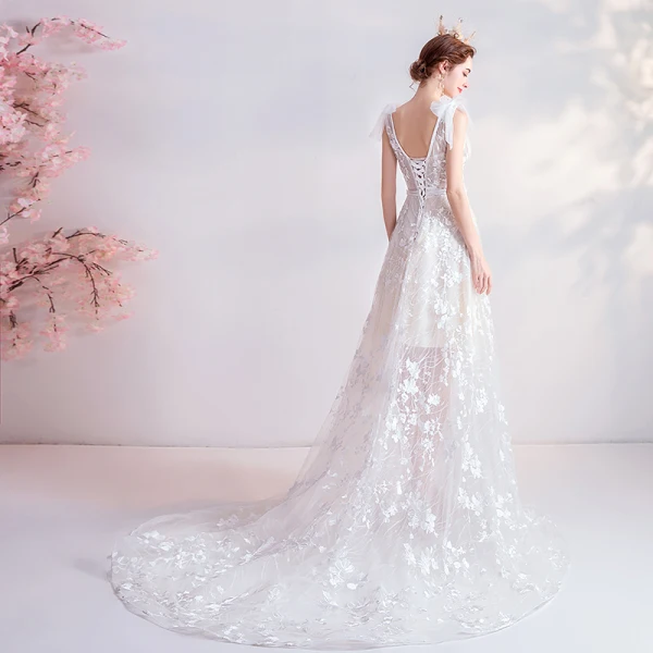 Erschwinglich Ivory / Creme Strand Brautkleider / Hochzeitskleider 2020 A Linie V-Ausschnitt Schleife Spitze Blumen Ärmellos Rückenfreies Hof-Schleppe
