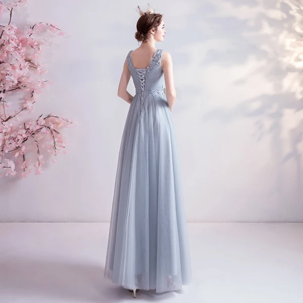 Elegante Grau Abendkleider 2020 A Linie V-Ausschnitt Perlenstickerei Pailletten Spitze Blumen Schleife Ärmellos Rückenfreies Lange Festliche Kleider