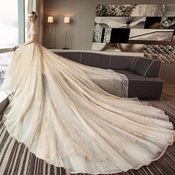 Chic / Belle Champagne Robe De Mariée 2018 Robe Boule Glitter De l'épaule Dos Nu Sans Manches Royal Train Mariage