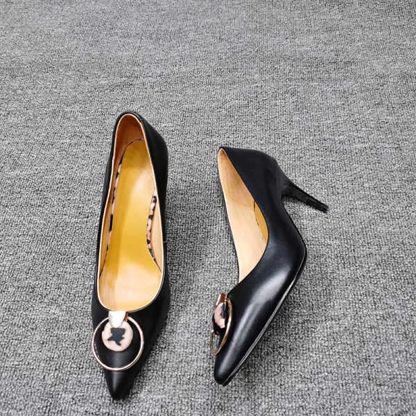 Schöne Weiß Strassenmode Leder Pumps Stilettos 5 cm 2020 Spitzschuh Pumps