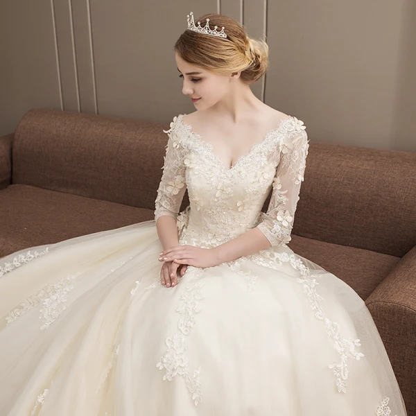 Chic / Belle Champagne Robe De Mariée 2018 Robe Boule En Dentelle Appliques Paillettes V-Cou Dos Nu 1/2 Manches Cathedral Train Mariage