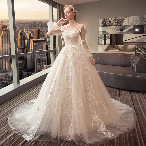 Moderne / Mode Champagne Robe De Mariée 2018 Robe Boule En Dentelle Appliques Perlage Paillettes Encolure Dégagée Dos Nu Sans Manches Royal Train Mariage