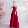 Classy Red Bridesmaid Dresses 2020 A-Line / Princess Strapless Lace Flower Sleeveless Backless Floor-Length / Long Wedding Party Dresses