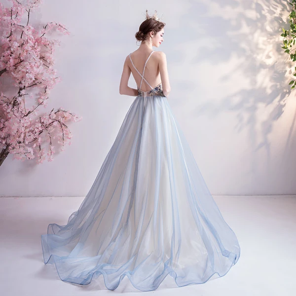 Charmant Bleu Ciel Robe De Bal 2020 Princesse Bretelles Spaghetti Perlage Perle Faux Diamant En Dentelle Fleur Sans Manches Dos Nu Train De Balayage Robe De Ceremonie