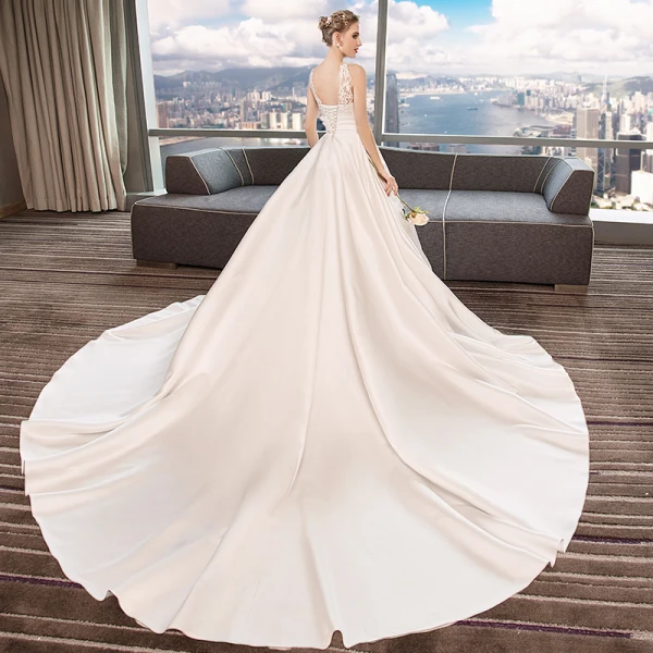 Classique Ivoire Robe De Mariée 2018 Princesse En Dentelle Fleur Encolure Dégagée Dos Nu Sans Manches Cathedral Train Mariage
