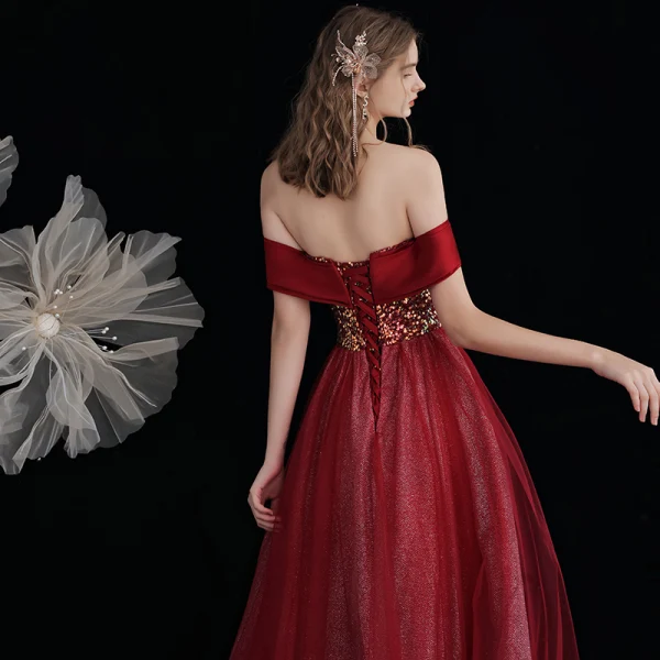 Charming Sparkly Red Glitter Prom Dresses 2021 A-Line / Princess Off-The-Shoulder Bow Sequins Sleeveless Backless Floor-Length / Long Prom Formal Dresses