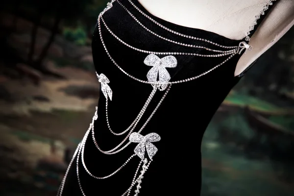 Sexy Noire Faux Diamant Noeud Fendue devant Robe De Soirée 2025 Princesse Bretelles Spaghetti Sans Manches Dos Nu Longue Soirée Robe De Ceremonie