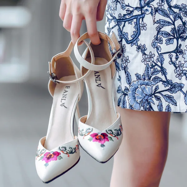 Fashion Ethnic Summer White Outdoor / Garden Womens Sandals 2020 Ankle Strap 8 cm Stiletto Heels Pointed Toe Sandals