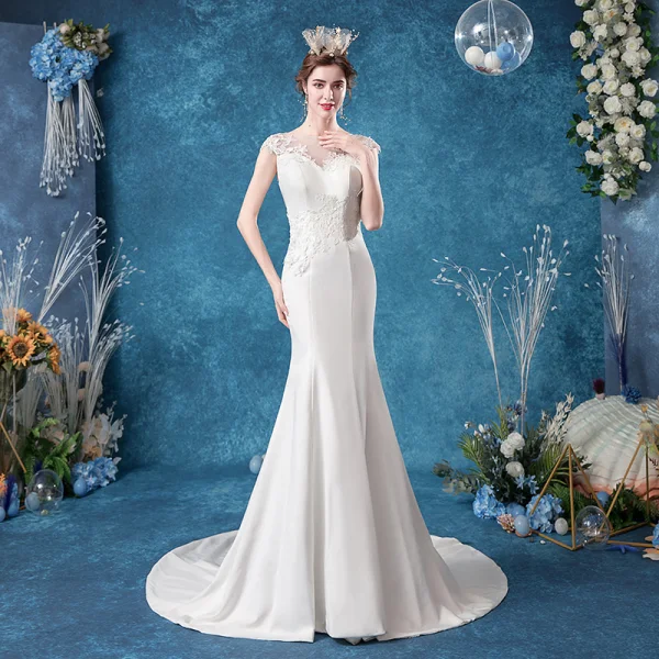 Affordable Ivory Wedding Dresses A-Line / Princess 2020 Scoop Neck Lace Flower Sleeveless Sweep Train