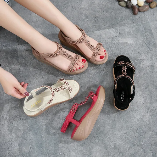 Schöne Sommer Strand Beige Sandalen Damen 2020 Strass T-Riemen 5 cm Keilabsatz Plateau Peeptoes Sandaletten