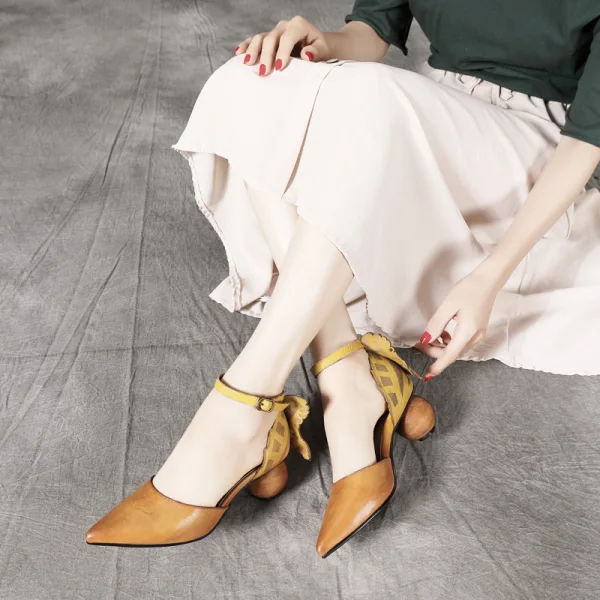 Vintage / Originale Tan Vêtement de rue Cuir Sandales Femme 2020 Papillon Bride Cheville 5 cm Talons Épais À Bout Pointu Sandales