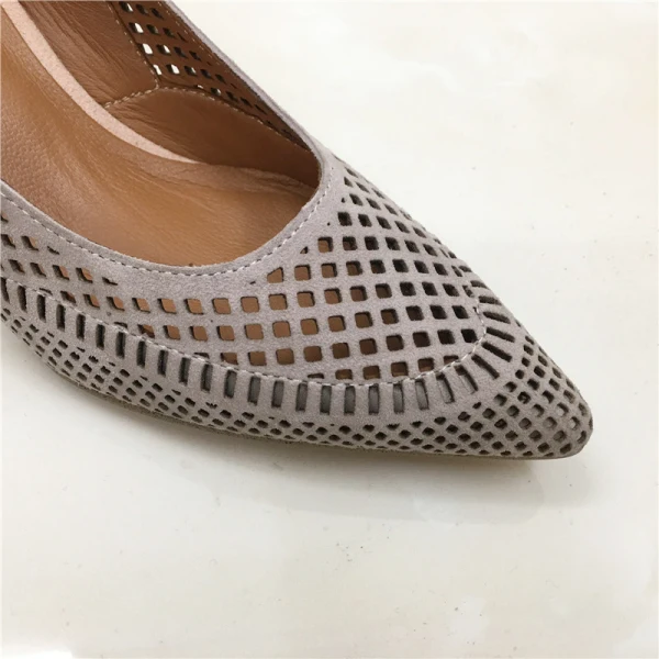 Enkla Svarta Casual Pierced Sandaler Dam 2020 Läder 7 cm Tjocka Klackar Spetsiga Sandaler