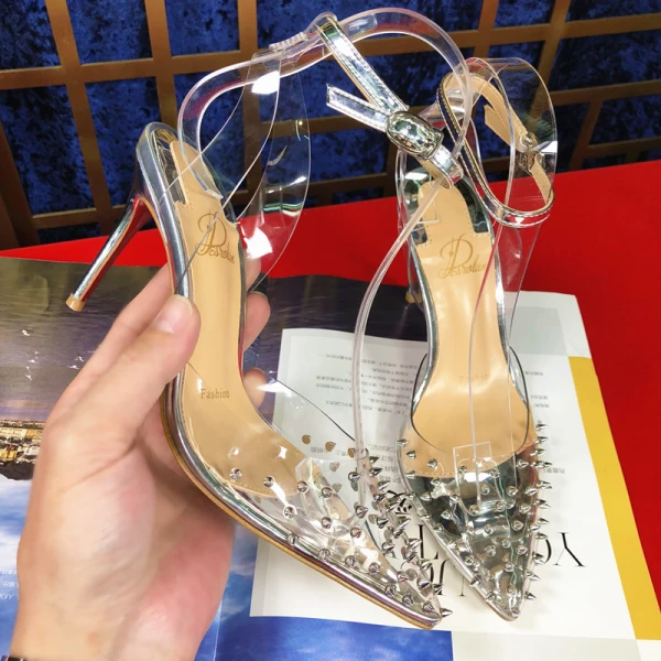 Charmant Gold Abend Niet Sandalen Damen 2020 Knöchelriemen 10 cm Stilettos Spitzschuh Sandaletten
