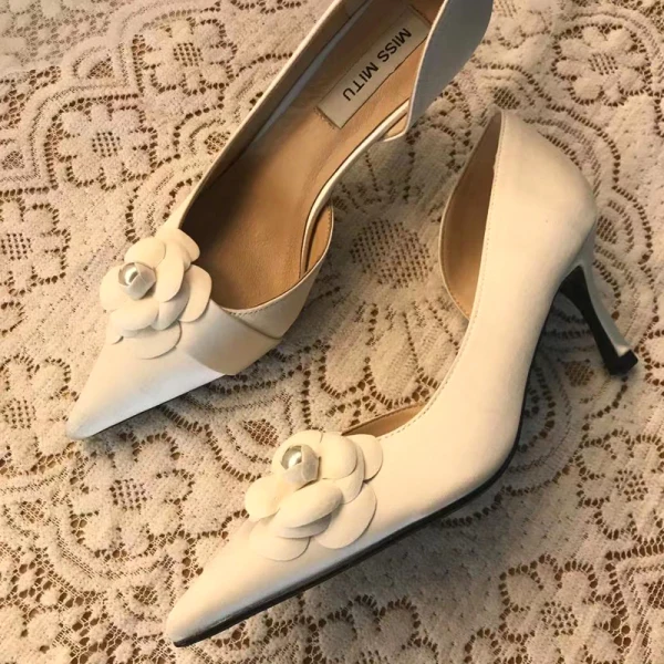 Elegante Ivoor Bloem Bruidsschoenen 2020 Leer Satijn 7 cm Naaldhakken / Stiletto Spitse Neus Huwelijk Hakken