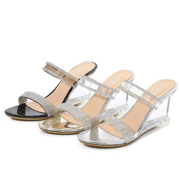 Snygga / Fina Silver Gatukläder Kristall Sandaler Dam 2020 Rhinestone 8 cm Kilklackar Peep Toe Sandaler