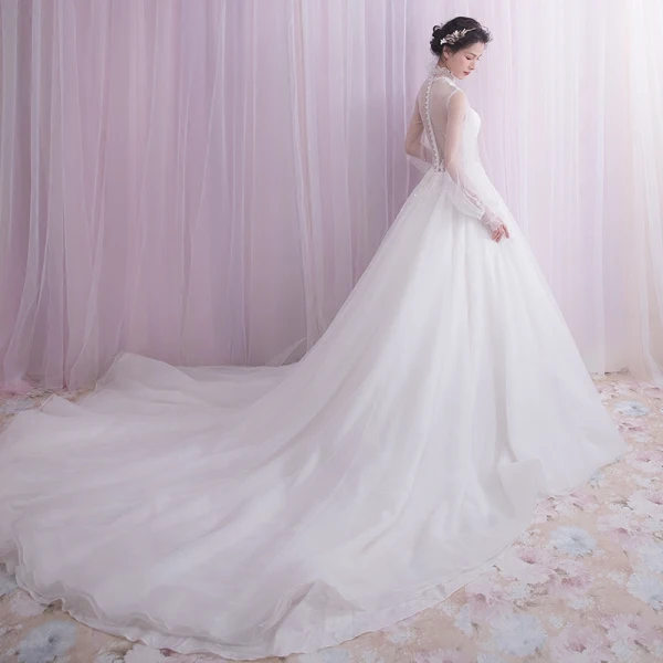 Vintage / Originale Blanche Robe De Mariée 2018 Princesse En Dentelle Perle Bouton recouvert Col Haut Manches Longues Chapel Train Mariage