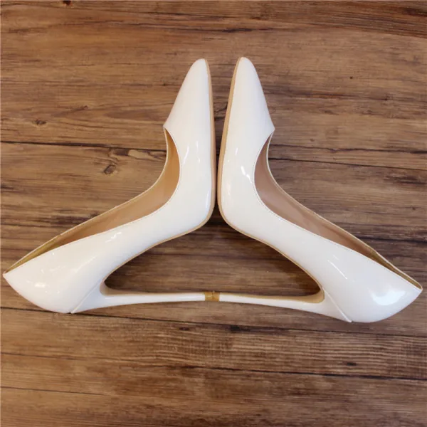 Schlicht Ivory / Creme Büro OL Leder Pumps 2020 Lackleder 10 cm Stilettos Spitzschuh Pumps