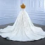 Luxus / Herrlich Ivory / Creme Satin Perlenstickerei Perle Pailletten Brautkleider / Hochzeitskleider 2021 A Linie Bandeau Applikationen Ärmellos Rückenfreies Königliche Schleppe Hochzeit