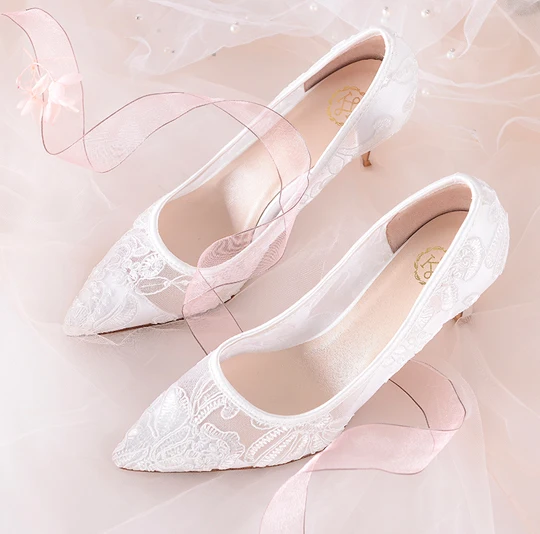 Eleganckie Kość Słoniowa Z Koronki Buty Ślubne 2020 7 cm Szpilki Szpiczaste Czółenka