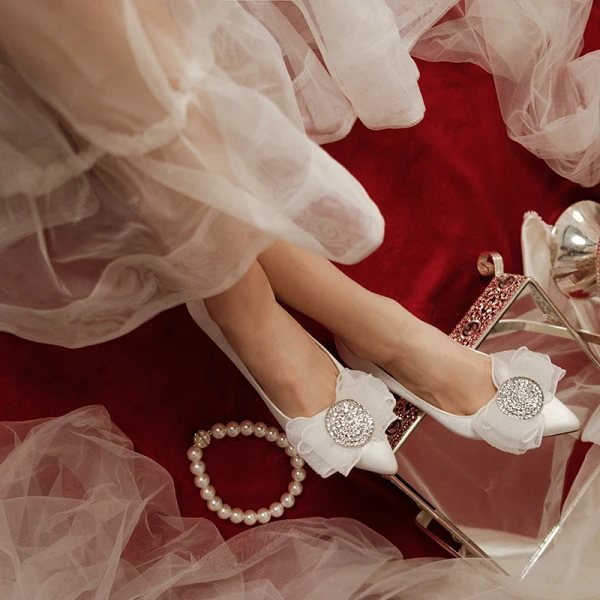 Schöne Weiß Strass Schleife Brautschuhe 2020 7 cm Stilettos Spitzschuh Hochzeit Pumps