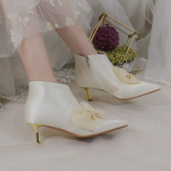 Elegante Winter Ivory / Creme Ankle Boots Stiefel Damen 2020 Leder Schleife 5 cm Stilettos Spitzschuh Hochzeit Stiefel