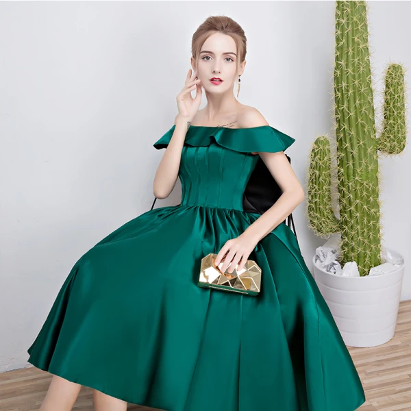Modest / Simple Burgundy Prom Dresses 2018 A-Line / Princess Off-The-Shoulder Backless Sleeveless Tea-length Formal Dresses