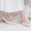 Elegante Weiß Pailletten Brautschuhe 2020 Strass Blumen 7 cm Stilettos Spitzschuh Hochzeit Pumps