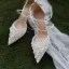 Elegante Weiß Brautschuhe 2020 Knöchelriemen Applikationen 6 cm Stilettos Spitzschuh Hochzeit High Heels