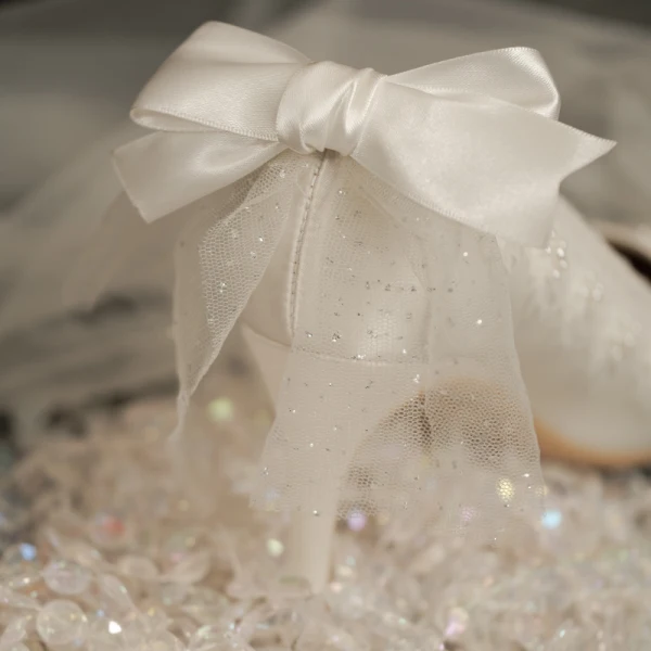 Elegant Chic / Beautiful Ivory Wedding Shoes 2020 Bow Pearl 7 cm Stiletto Heels Pointed Toe Wedding Pumps
