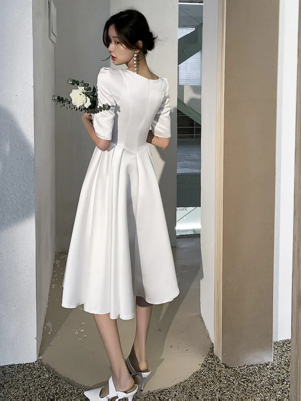 Modest / Simple Ivory Satin Homecoming Graduation Dresses 2021 A-Line / Princess Square Neckline 1/2 Sleeves Tea-length Formal Dresses