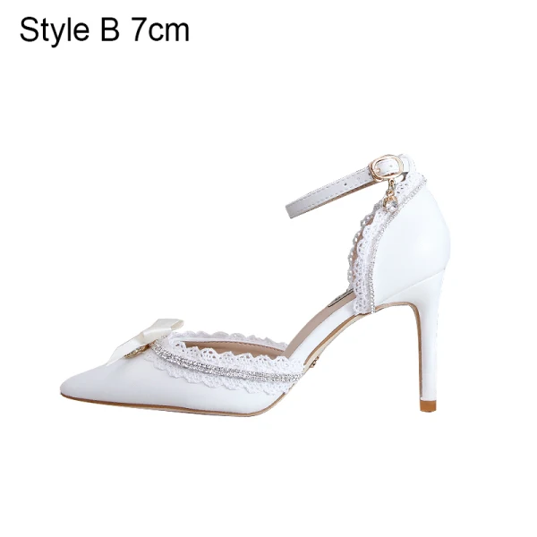 Élégant Blanche En Dentelle Faux Diamant Chaussure De Mariée 2020 Bride Cheville 9 cm Talons Aiguilles À Bout Pointu Mariage Talons