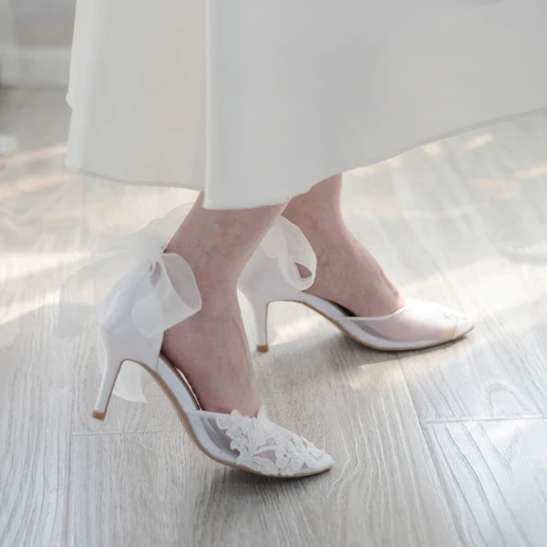 Charmant Weiß Spitze Blumen Durchsichtige Brautschuhe 2020 6 cm Stilettos Spitzschuh Hochzeit High Heels