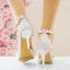 Mode Weiß Brautschuhe 2018 Perle Strass Perlenstickerei Quaste Knöchelriemen 9 cm Stilettos Spitzschuh Hochzeit Pumps