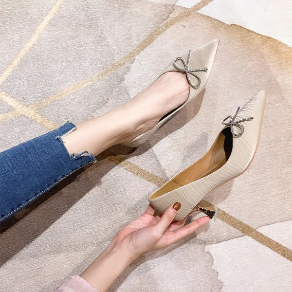 Elegant Black Dating Bow Rhinestone Pumps 2021 Leather High Heels 5 cm Stiletto Heels Pointed Toe Pumps