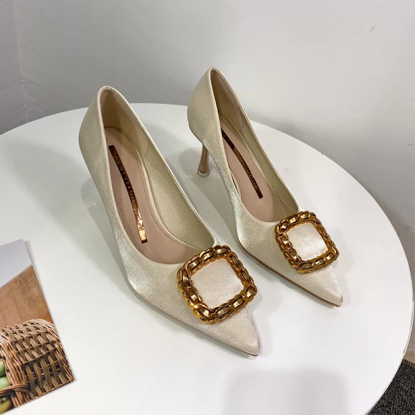 Classy Burgundy Bridesmaid Pumps 2021 Leather Metal Buckle 7 cm Stiletto Heels High Heels Pointed Toe Pumps