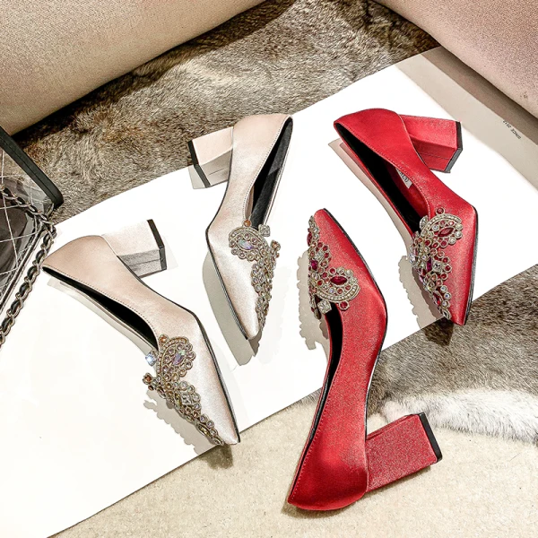 Charming Red Rhinestone Satin Wedding Shoes 2021 7 cm Thick Heels Pointed Toe Wedding High Heels Pumps