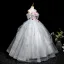 Blumenfee Silber Applikationen Fallende Rüsche Ballkleider 2025 Ballkleid Rundhalsausschnitt Kurze Ärmel Rückenfreies Lange Festliche Kleider