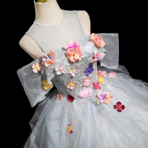 Blumenfee Silber Applikationen Fallende Rüsche Ballkleider 2025 Ballkleid Rundhalsausschnitt Kurze Ärmel Rückenfreies Lange Festliche Kleider