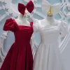 Vintage / Retro Lovely Burgundy Prom Dresses 2021 Crossed Straps Bow Floor-Length / Long Satin Square Neckline Prom Short Sleeve Formal Dresses A-Line / Princess