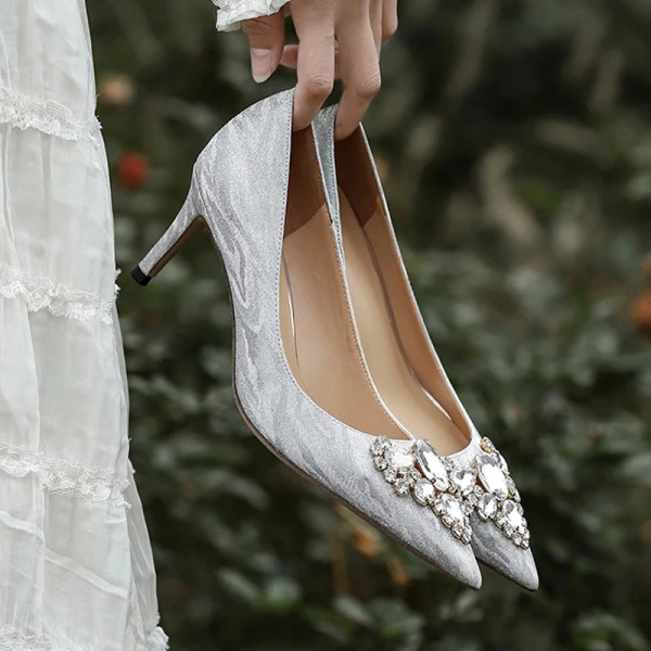 Charmant Argenté Faux Diamant Chaussure De Mariée 2021 7 cm Talons Aiguilles À Bout Pointu Mariage Escarpins Talons Hauts