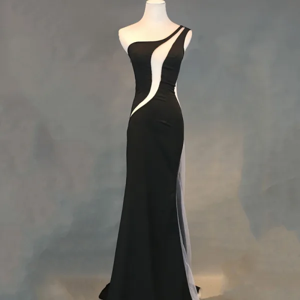 Sexy Noire Robe De Soirée 2018 Trompette / Sirène Transparentes Une épaule Sans Manches Train De Balayage Robe De Ceremonie