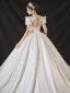 Vintage / Originale Simple Ivoire Perle Satin Robe De Mariée 2021 Robe Boule Encolure Carrée Manches Courtes Dos Nu Noeud Royal Train Mariage