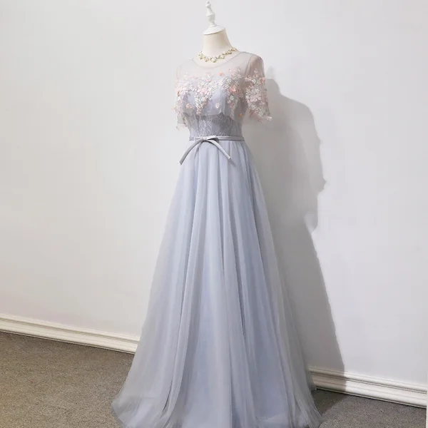 Chic / Beautiful Silver Evening Dresses  2018 A-Line / Princess Lace Flower Appliques Bow Scoop Neck Backless Short Sleeve Floor-Length / Long Formal Dresses