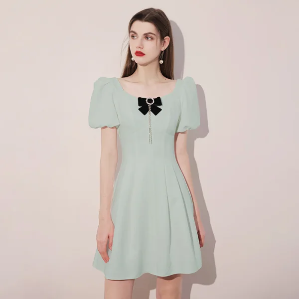 Fashion Sage Green Homecoming Short Graduation Dresses 2021 A-Line / Princess Square Neckline Rhinestone Bow Short Sleeve Formal Dresses