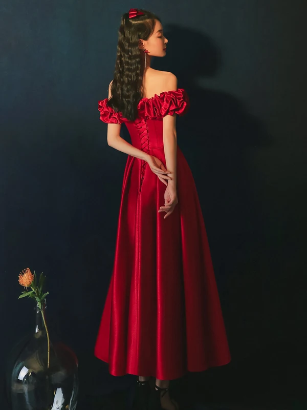 Charming Burgundy Prom Dresses 2021 A-Line / Princess Ruffle Off-The-Shoulder Short Sleeve Backless Floor-Length / Long Prom Formal Dresses