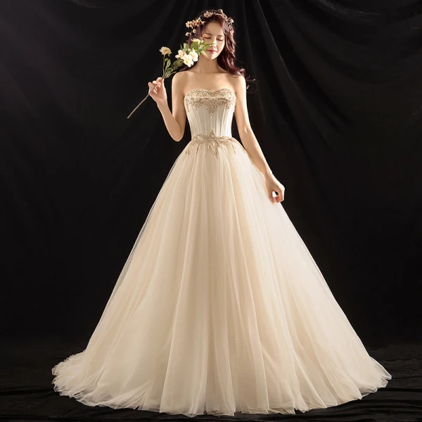 Elegant Champagne Brudekjoler 2018 Ballkjole Beading Perle Kjæreste Ryggløse Uten Ermer Feie Tog Bryllup